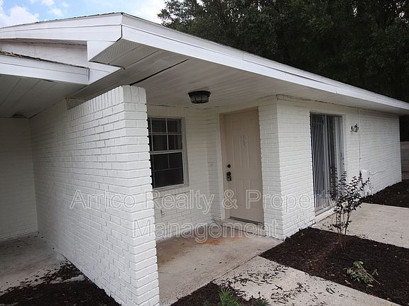2nd image of 3255 Bloomingdale Villas Ct