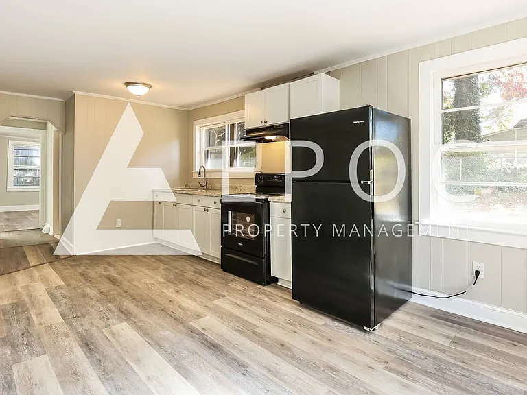 1308 Madison St — Photo 6