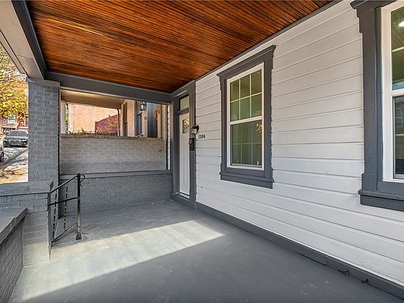 4th image of 1206 Linden Pl
