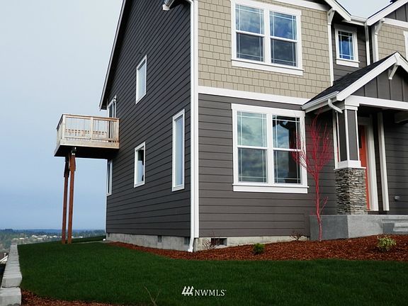 3rd image of 10905 177th Avenue Ct E