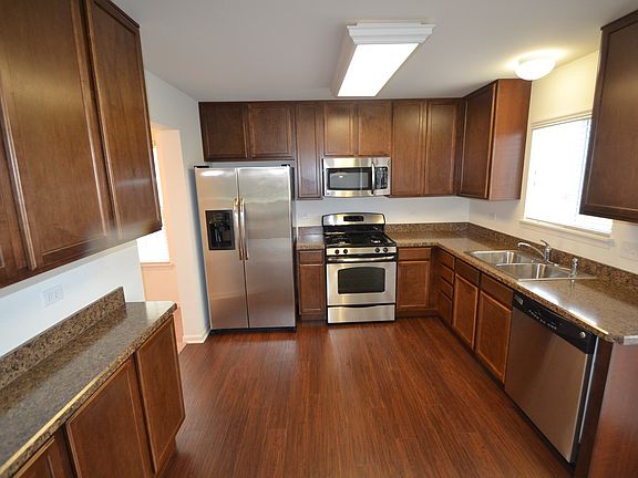 3rd image of 39398 N Queensbury Ln