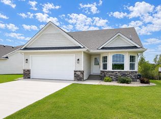 2524 Buchanan Ln S, Cambridge, MN 55008