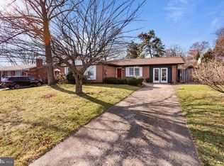 17 Phillips Dr NW, Leesburg, VA 20176