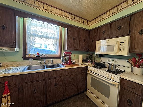 4th image of 1408 Ascension St