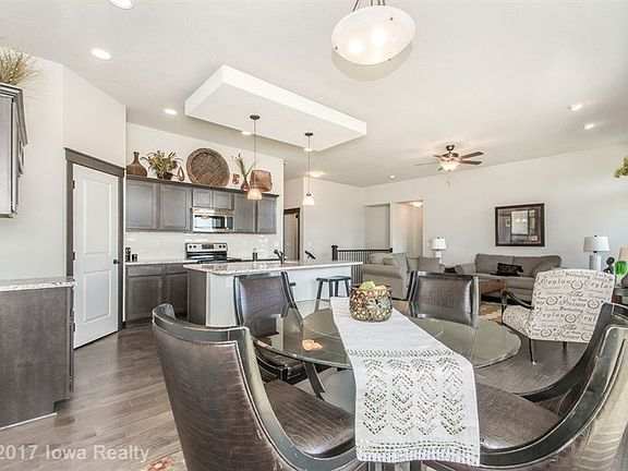 4th image of 2014 NW Woodland Ct