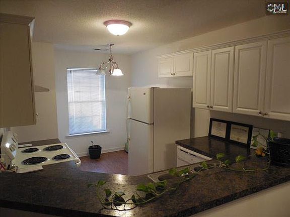2nd image of 1852 Horseshoe Dr