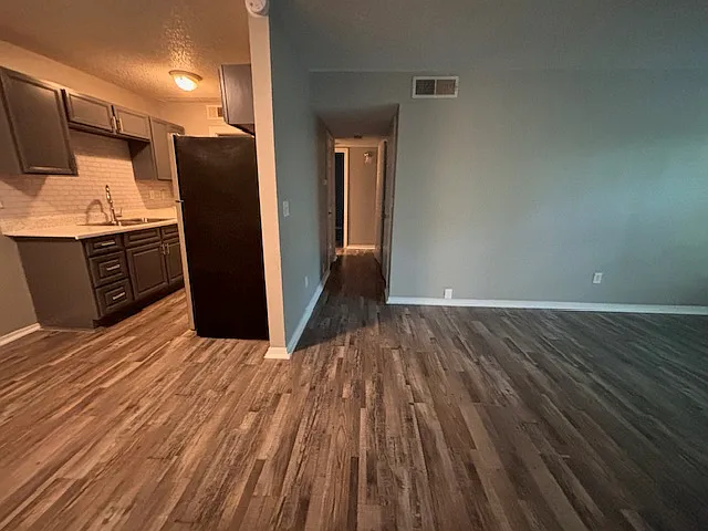 Willow Park Apartments — Photo 22