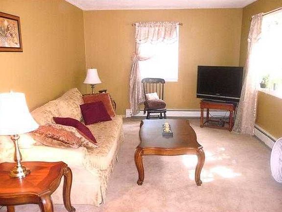 3rd image of 5 Northview Dr