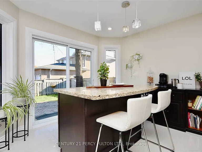 251 Livingstone St W #UPPER — Photo 11