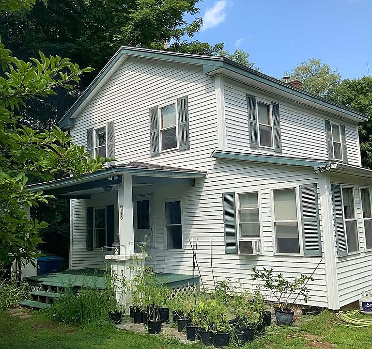 1st image of 18 Fiske Hill Rd