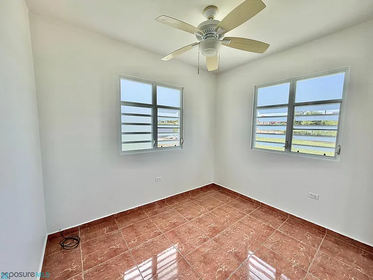 1 Calle Blvd — Photo 17