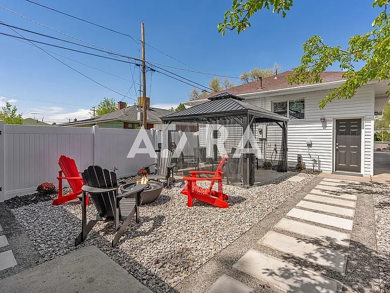 724 E Wilson Ave — Photo 41