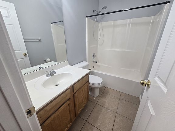 3rd image of 601 Garnet Ct