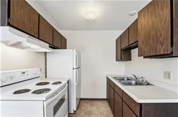 2112 44th Ave N #201 — Photo 5