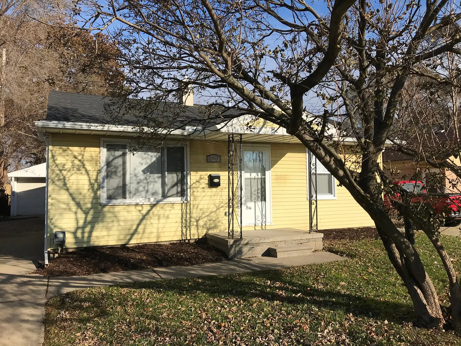 1233 E Kalama Ave photo 1