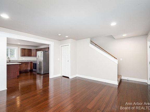 2nd image of 2 Maple Village Ct