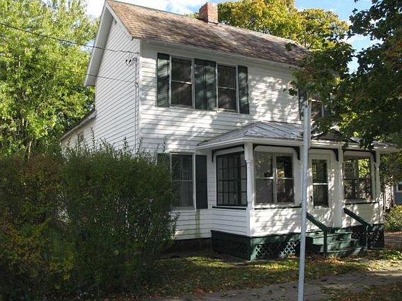 2nd image of 106 Lawrence St