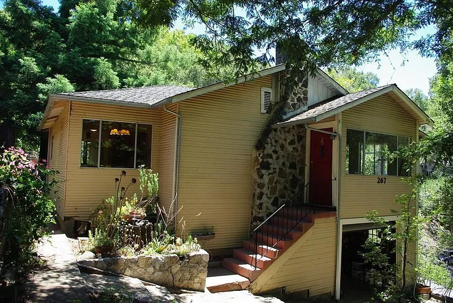 267 Sylvan Way photo 1