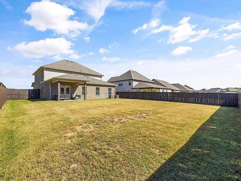 120 Headen Ln — Photo 3