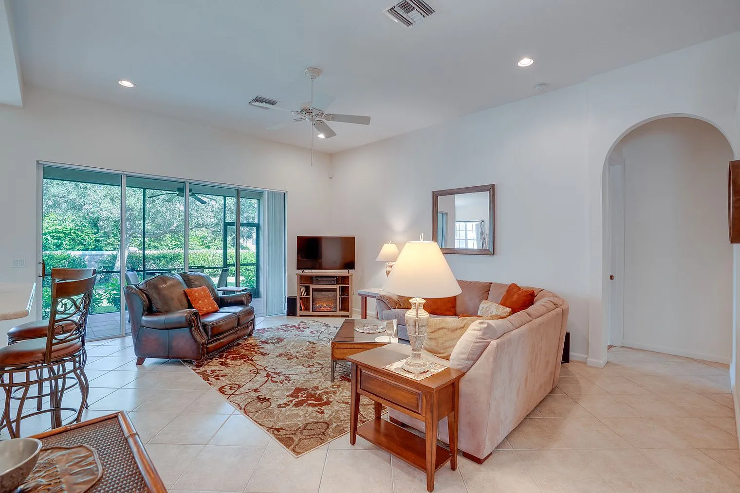 3 bed, 3.0 bath, 1980 sqft, $3,394 — Photo 2