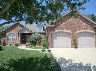 215 Vancouver Dr, Waterloo, IL 62298