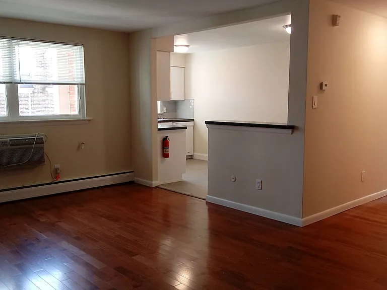 21-23 Morton Ave — Photo 18