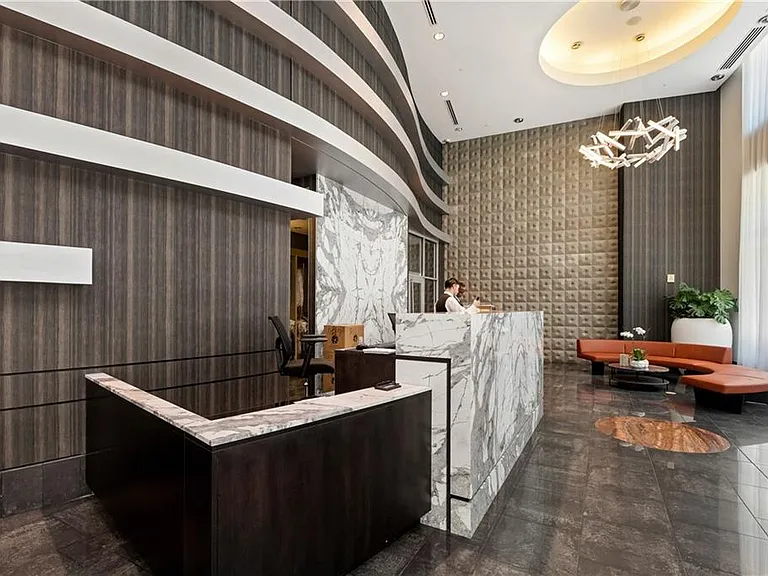 1080 Peachtree St NE #1411 — Photo 4