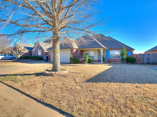 1018 W 120th Ct S, Jenks, OK 74037