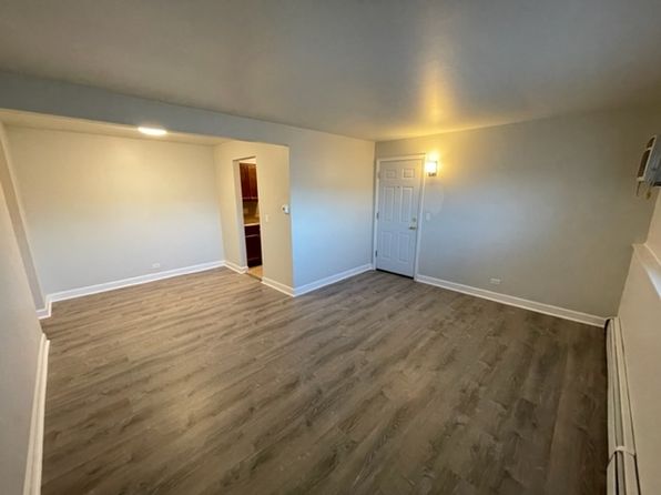 Lynwood Apartments - 932-B, 932 Rollins Road932 B, Round Lake, IL 60073