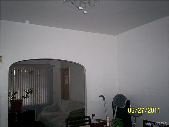 4th image of 274 Walden Ave