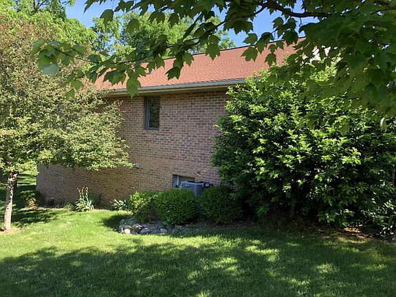 3rd image of 292 Bonnie Brook Dr