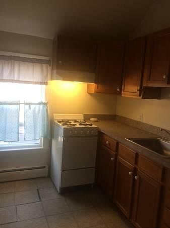 2nd image of 13 Beach St APT 3
