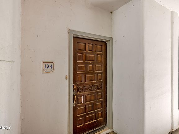 5th image of 5200 S LAKESHORE Drive #134