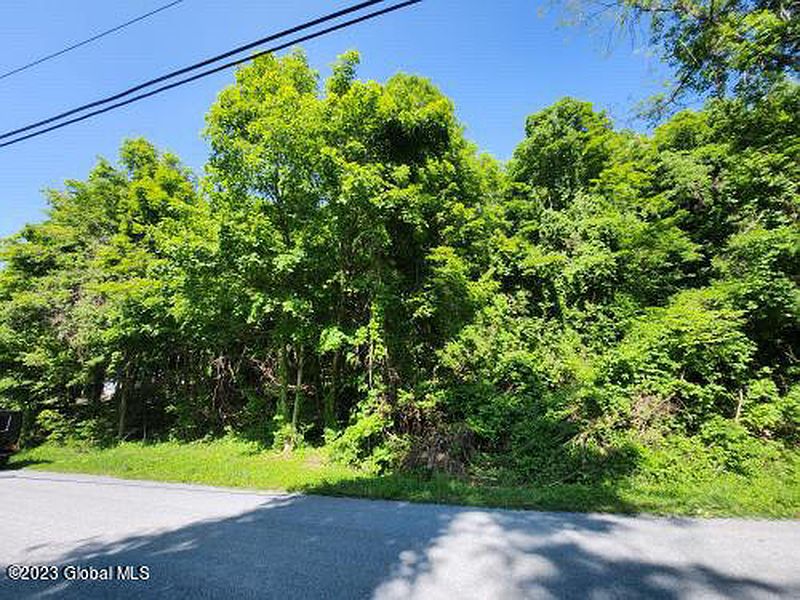 3rd image of L13 Brickyard Road