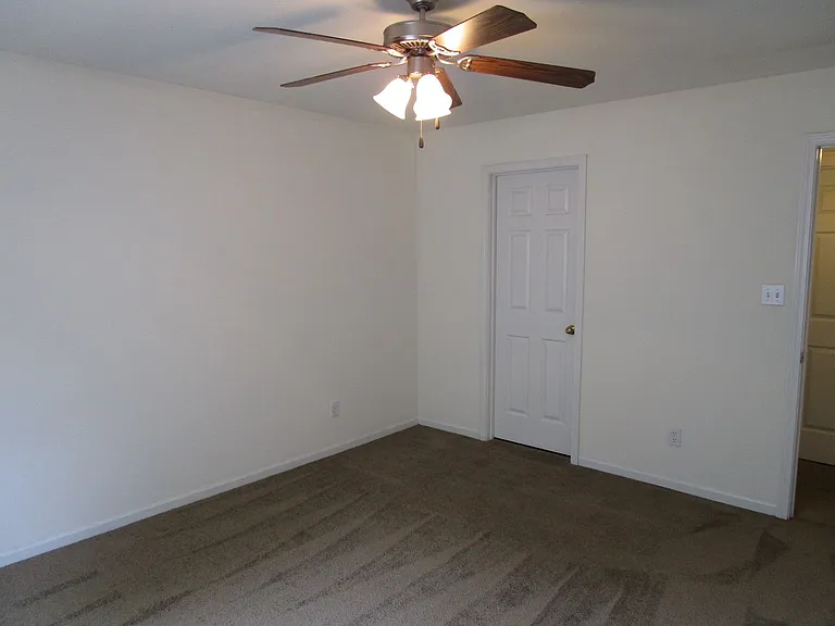 5004-5006 Betty Jean Way — Photo 11