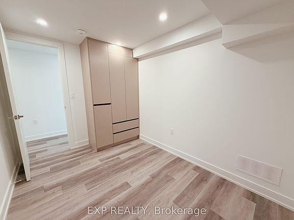 3rd image of 19 Devon Rd