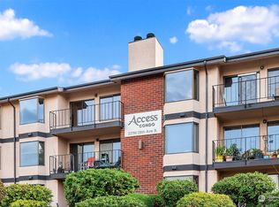 22700 28th Ave S APT 306, Des Moines, WA 98198