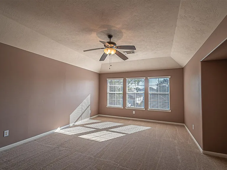 7431 Riven Oaks Ct — Photo 35