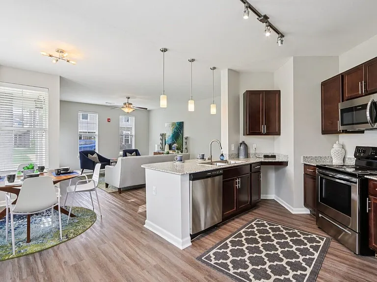 Alinium at Zionsville — Photo 8