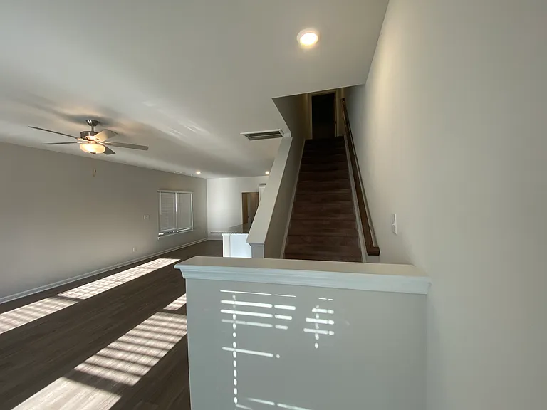 1512 Auckland Ct — Photo 5