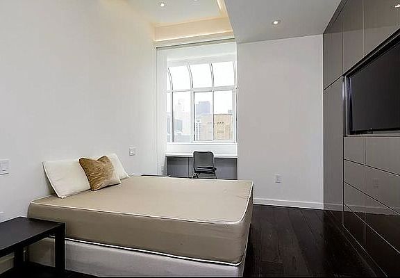5th image of 310 E 46th St #17E