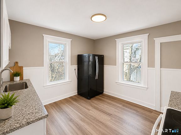 2nd image of 696 N Main St #2