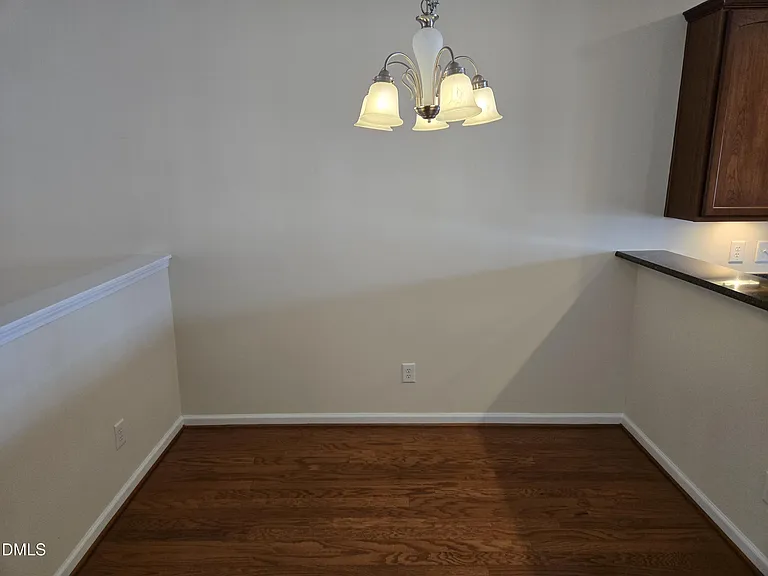 329 Kinellan Ln — Photo 9