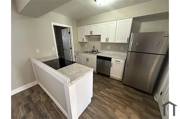 Building Photo - 2312 Applebee Way