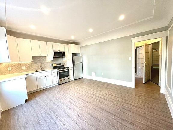 3rd image of 2030 Fell St APT 8