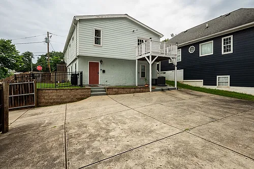 245 South Ave SE #B Photo 1