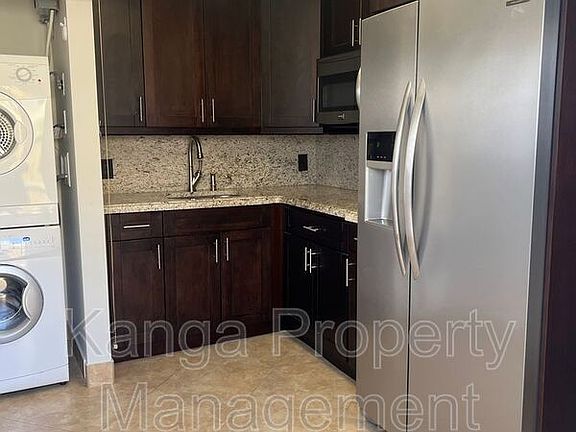 2nd image of 430 Nottingham Blvd Unit 2