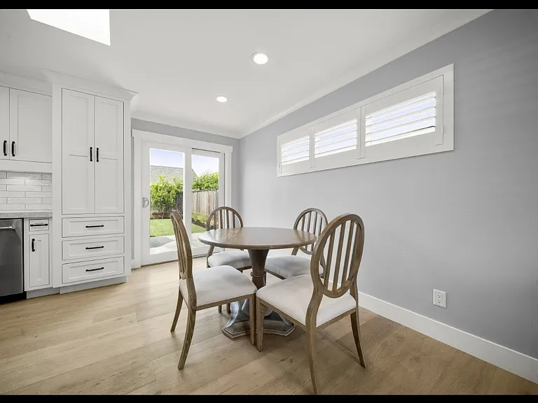 844 Sunset Dr — Photo 7