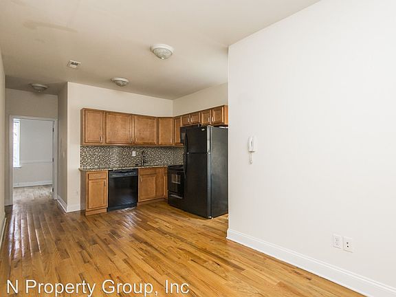 3rd image of 2258 N Park Ave #2917291