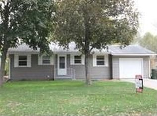 1712 Rainbow Dr, Waterloo, IA 50701